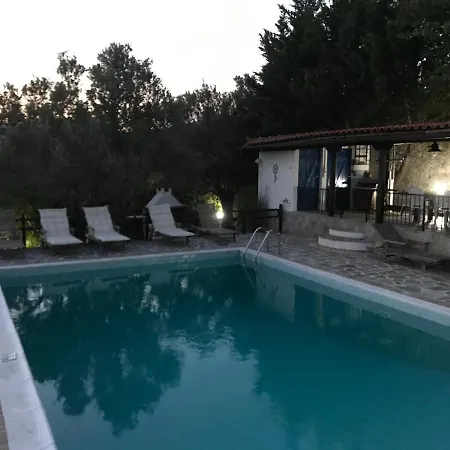 Maroudia Villa *