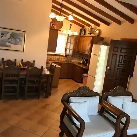 Villa Maroudia *